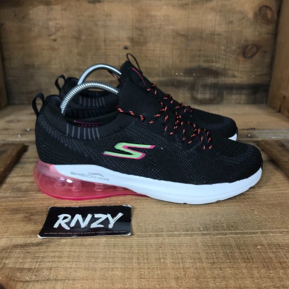 cushioned black shoes